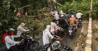 ভারতের উত্তর প্রদেশে ঝড় ও শিলাবৃষ্টিতে নিহত ৯০